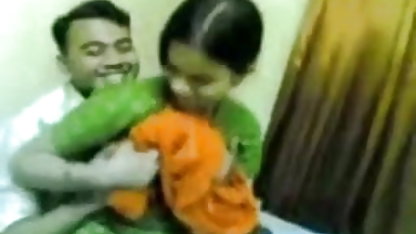 बाबा के पायलट में एक सेक्सी फिल्म लगा दो विशाल लड़की डालता है, जबकि वह fucks एक आदमी कमबख्त फोटो