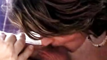 सुंदर माँ मनीषा कोइराला सेक्सी फिल्म के साथ विस्तृत कूल्हों और वज़नी टीकमi नंगा पर एक सोफे सेक्स फोटो