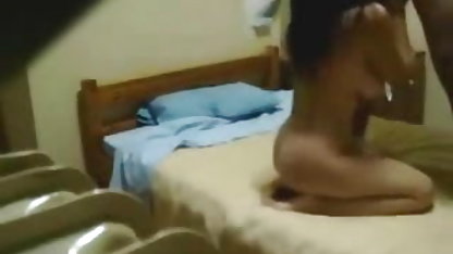 बेब में काले पोशाक fucks के साथ उसके hahalem पर के बिस्तर हिंदी फिल्म हिंदी फिल्म सेक्सी