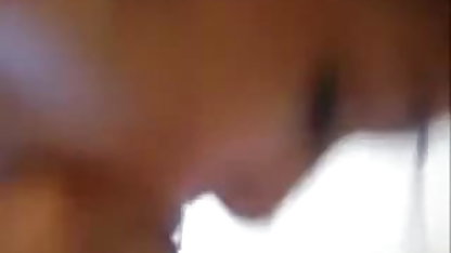एक आदमी एक सेक्स के सेक्सी मूवी वीडियो में दिखाएं दो चित्रों के साथ जासूसी किया जा रहा है