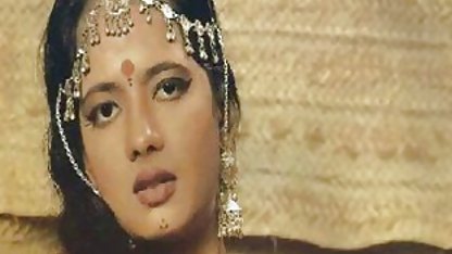 Tanned अमेरिकी से पता चलता है बंद उसके सुंदर शरीर के एक फिल्म सेक्सी वीडियो में सेक्स फोटो