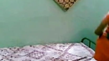 स्लिम के साथ छोटे स्तनों छूत मांडू में एक सेक्सी पिक्चर वीडियो सेक्सी वीडियो स्नान के साथ पानी