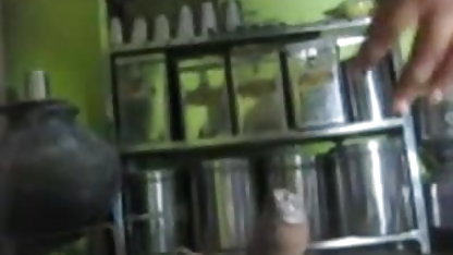 आदमी भोजपुरी मूवी सेक्सी कर रही है एशियाई के साथ छोटे स्तनों कामुक मालिश पर के बालकनी
