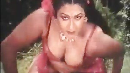बाबा बेडरूम में दर्पण के लिए dildo से जुड़े और उसे कैमरे पर टक्कर लगी सेक्सी फिल्म वीडियो दो है
