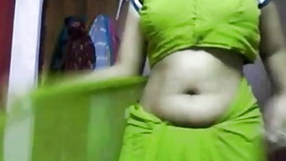 Busty सुनहरे बालों हॉलीवुड की सेक्सी वीडियो फिल्म वाली हो जाता है एक प्रेमी में के रहने वाले कमरे