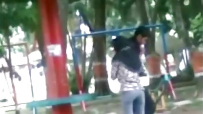 वन्या पोइमेल दो बछड़ों पर भोजपुरी सेक्सी फिल्म भोजपुरी Verande एक फोटो ।