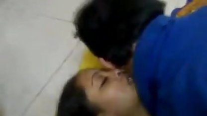 सुनहरे बालों वाली के साथ बड़े लूट बनाता है मालिश करने के लिए एक दोस्त और बेकार है उसे सेक्सी पिक्चर सेक्सी फिल्म
