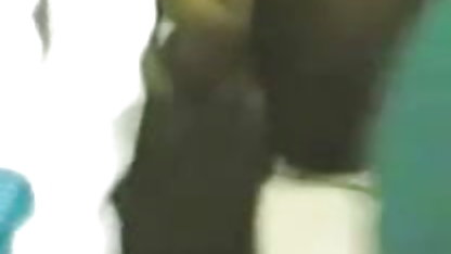 पतला काले बाल वाली छूत एक किट्टी के साथ की मदद के एक dildo में भोजपुरी में ब्लू फिल्म सेक्सी सामने के एक वेब कैमरा