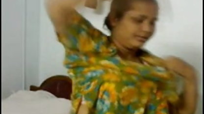लाल बालों वाली Devaha के साथ टैटू सेक्सी फिल्म वीडियो 3g पर एक कटार मैस्टर्बेटिंग झबरा उंगलियों