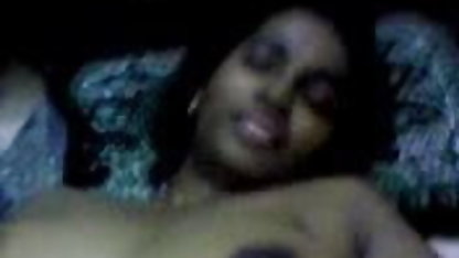 प्रेमी fucks अपने प्रेमिका सेक्सी वीडियो का फिल्म में एक कंडोम