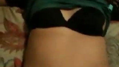 युवा आदमी है एक busty हिंदी में सेक्सी पिक्चर दिखाइए महिला आयु वर्ग के