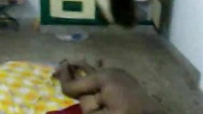 मालिश एक सेक्स तस्वीर की मेज पर एक देहाती सेक्सी मूवी एचडी पतली ग्राहक छोड़ दिया है