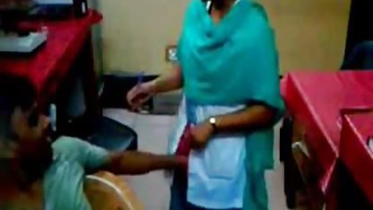 भाग्यशाली बच्चा खींच लिया ४ १८-वर्षीय सेक्सी फिल्म दिखाओ हिंदी बिस्तर में पतला