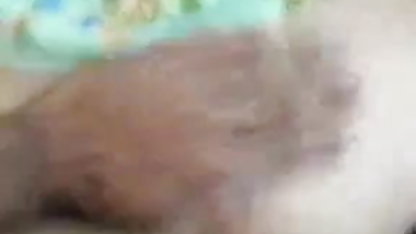 एक महिला के साथ एक बड़े बट और एक लाल टोपी घूमना नग्न में के सेक्सी पिक्चर फिल्म फिल्म जंगल